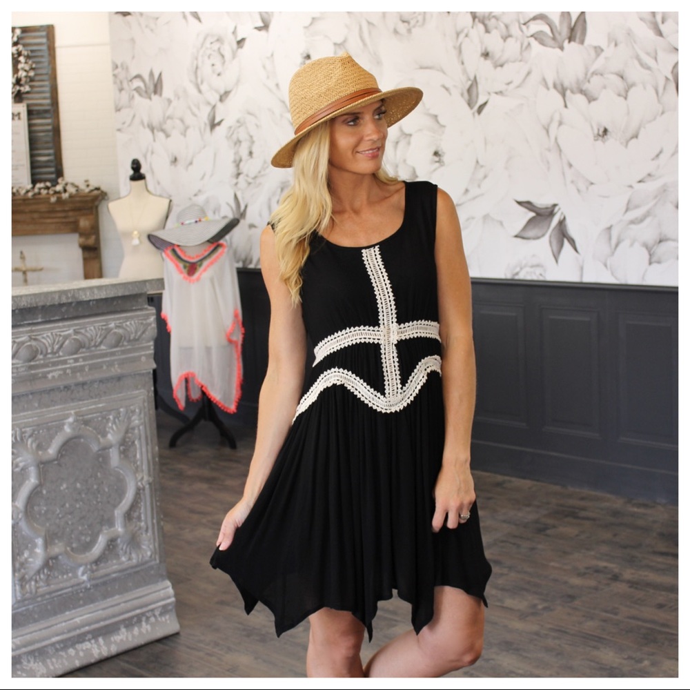 🌞SUMMER SALE🌞Black Lace Detail handkerchief Dres - Picture 2 of 5